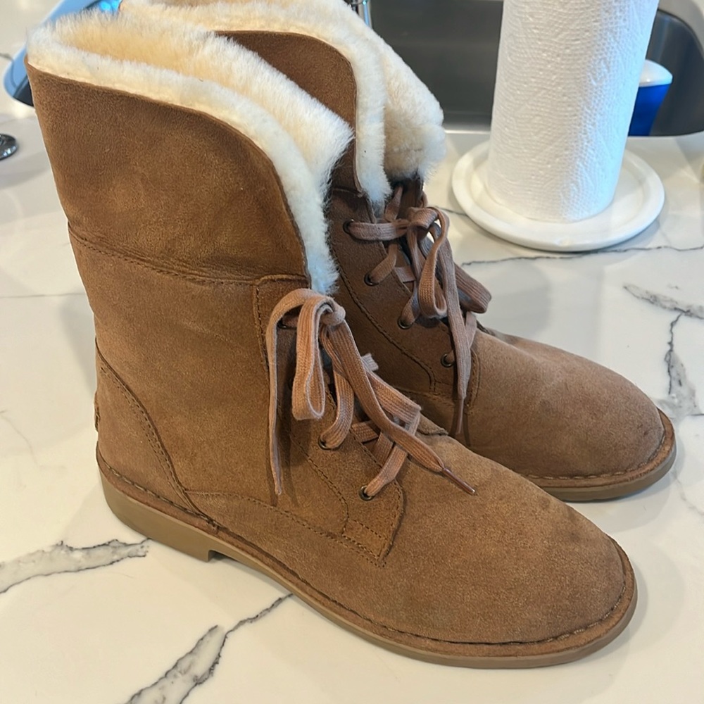 Lace-up uggs